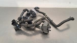 Usagé Pompe à eau supplémentaire Audi Q4 (F4B) 40 e-tron Prix € 127,05 Prix TTC proposé par Autohandel Didier