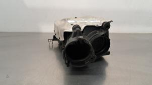 Używane Obudowa filtra powietrza Mercedes GLC (X253) 2.2 220d 16V BlueTEC 4-Matic Cena € 133,10 Z VAT oferowane przez Autohandel Didier