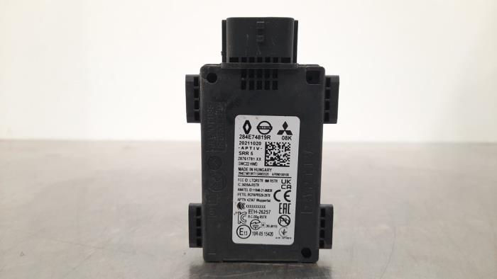 Begagnade Radarsensor Renault Arkana (RJLL) 1.6 E-Tech 145 16V Pris € 133,10 Inklusive moms erbjuds av Autohandel Didier