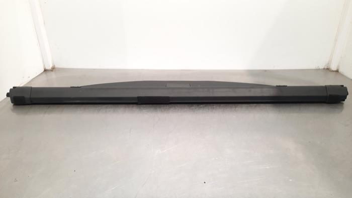 Parcel shelf from a Land Rover Discovery Sport (LC) 2.0 TD4 150 16V 2017
