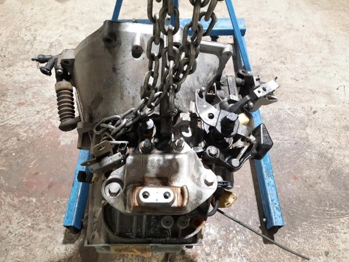 Gearbox from a Peugeot 5008 II (M4/MC/MJ/MR) 1.5 BlueHDi 130 2019