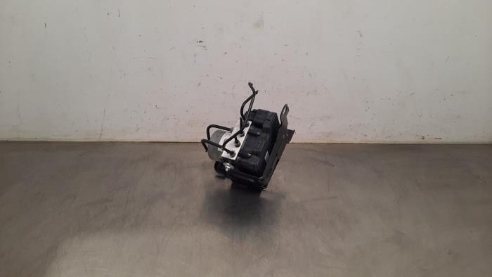 Begagnade ABS-pump Opel Grandland (X) 1.2 Turbo 12V Pris € 266,20 Inklusive moms erbjuds av Autohandel Didier