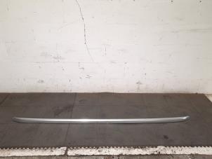 Used Roof rail, left Peugeot 5008 II (M4/MC/MJ/MR) 1.5 BlueHDi 130 Price € 96,80 Inclusive VAT offered by Autohandel Didier