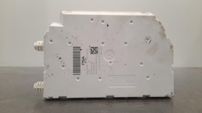 Fuse box from a Peugeot 308 (F3/FB/FH/FM/FP) 1.2 12V PureTech 130 2022