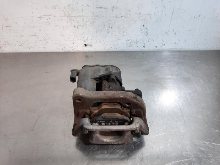Rear brake calliper, right from a Peugeot 5008 II (M4/MC/MJ/MR) 1.5 BlueHDi 130 2019