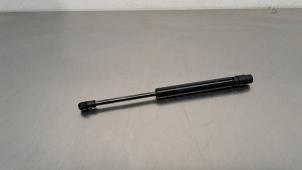 Used Bonnet gas strut, left BMW 5 serie Touring (F11) 530d xDrive 24V Blue Performance Price on request offered by Autohandel Didier