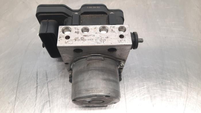 ABS pump from a Peugeot Boxer (U9) 2.2 Blue HDi 120 2020