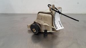 Used Power steering fluid reservoir Peugeot Boxer (U9) 2.2 Blue HDi 120 Price € 24,20 Inclusive VAT offered by Autohandel Didier