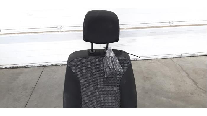 Sitz links van een Mercedes-Benz Citan (415.6) 1.5 109 CDI 2020