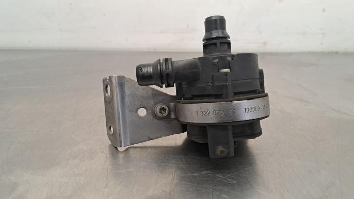 Begagnade Extra vattenpump BMW M4 (F82) M4 3.0 24V Turbo Competition Package Pris € 48,40 Inklusive moms erbjuds av Autohandel Didier