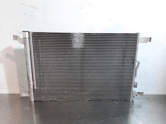 Air conditioning condenser from a Volkswagen Tiguan (AD1) 1.5 TSI 16V Evo BlueMotion Technology 2021