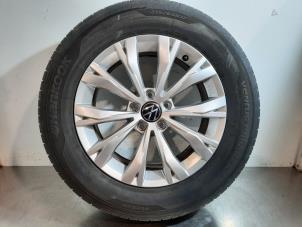 Usados Llanta y neumático Volkswagen Tiguan (AD1) 1.5 TSI 16V Evo BlueMotion Technology Precio € 193,60 IVA incluido ofrecido por Autohandel Didier