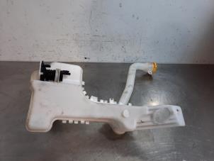 Used Front windscreen washer reservoir Renault Clio V (RJAB) 1.0 TCe 100 12V Price € 42,35 Inclusive VAT offered by Autohandel Didier