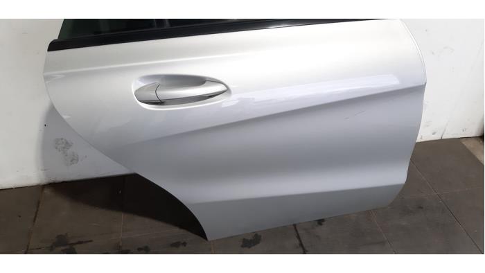 Portière 4portes arrière droite d'un Mercedes-Benz CLA Shooting Brake (117.9) 2.2 CLA-200 CDI 16V 2018