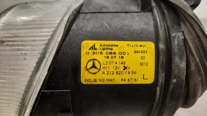 Feu antibrouillard avant gauche d'un Mercedes-Benz Vito (447.6) 2.2 116 CDI 16V 2018