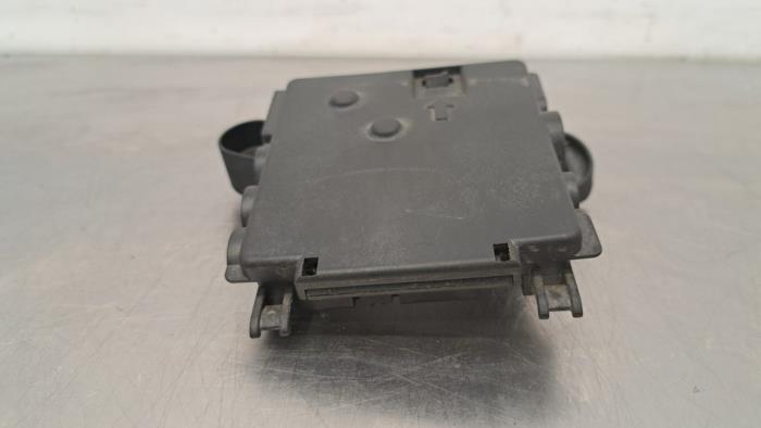 Fuse box from a Audi A6 Avant (C7) 2.0 TDI 16V 2014