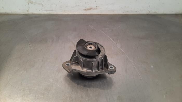 Engine mount Mercedes Vito (447.6), 2014 2.2 116 CDI 16V, Delivery, Diesel, 2.143cc, 120kW (163pk), RWD, OM651950, 2014-10, 447.601; 447.603; 447.605 (Used)