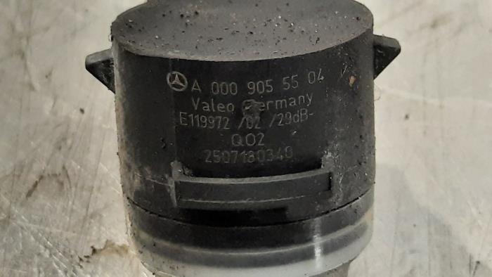 PDC Sensor van een Mercedes-Benz Vito (447.6) 2.2 116 CDI 16V 2018
