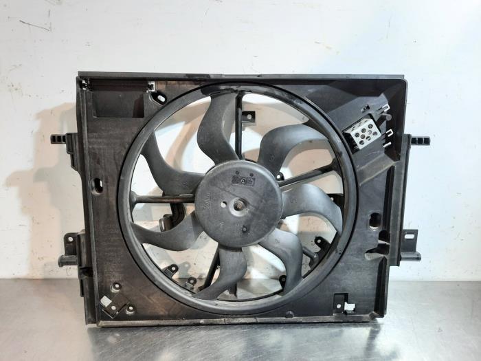 Cooling fans from a Renault Clio V (RJAB) 1.0 TCe 100 12V 2019