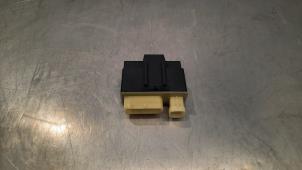 Used Glow plug relay Peugeot 3008 II (M4/MC/MJ/MR) 1.5 BlueHDi 130 Price € 21,18 Inclusive VAT offered by Autohandel Didier