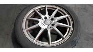 Usagé Jante + pneu d'hiver Mercedes A (W176) 1.6 A-180 16V Prix € 193,60 Prix TTC proposé par Autohandel Didier
