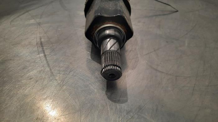 Front drive shaft, left from a Nissan Leaf (ZE1) 39/40kWh 2021