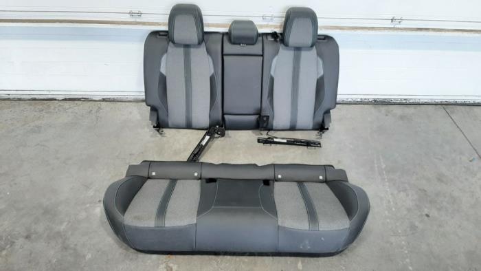 Rear bench seat from a Peugeot 308 SW (F4/FC/FN/FR) 1.2 12V PureTech 130 2021