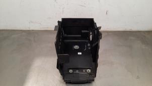 Used Battery box Landrover Range Rover Evoque (LVJ/LVS) Price on request offered by Autohandel Didier