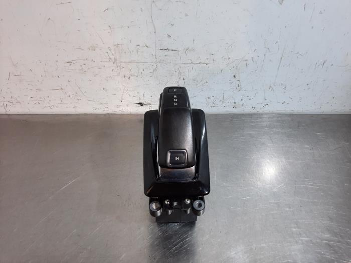 Automatic gear selector from a Peugeot 308 (L3/L8/LB/LH/LP) 1.5 BlueHDi 130 2019