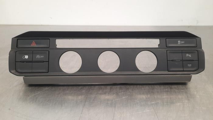 Dashboard decoration strip from a Volkswagen Crafter (SY) 2.0 TDI RWD 2019