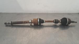 Used Front drive shaft, right Renault Clio V (RJAB) 1.6 E-Tech 140 16V Price € 387,20 Inclusive VAT offered by Autohandel Didier