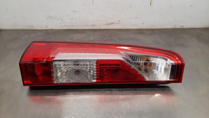 Taillight, right from a Opel Movano 2.3 CDTi 16V FWD 2021