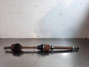 Used Front drive shaft, right Renault Express 1.3 TCE 100 16V Price on request offered by Autohandel Didier