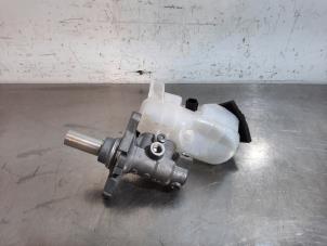 Used Master cylinder Renault Express 1.3 TCE 100 16V Price on request offered by Autohandel Didier