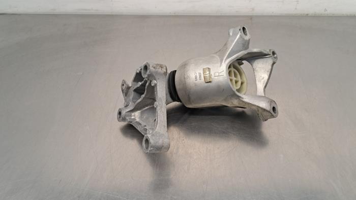 Engine mount from a Mazda MX-5 (ND) 1.5 Skyactiv G-131 16V 2022