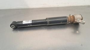 Used Rear shock absorber, right Volvo V60 II (ZW) 2.0 B5 16V Mild Hybrid Geartronic Price € 48,40 Inclusive VAT offered by Autohandel Didier
