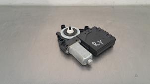 Used Door window motor Volvo V60 II (ZW) 2.0 B5 16V Mild Hybrid Geartronic Price on request offered by Autohandel Didier