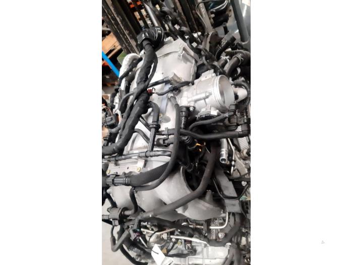 Motor van een Porsche 718 Cayman (982) 4.0 GT4 2021