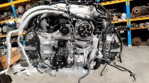 Motor van een Porsche 718 Cayman (982) 4.0 GT4 2021