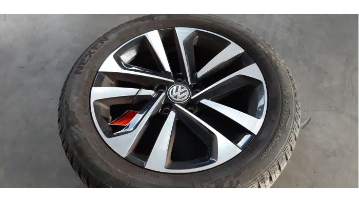 Jante + pneumatique d'un Volkswagen T-Roc 1.0 TSI 12V BlueMotion 2020
