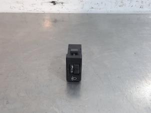Used AIH headlight switch Peugeot 208 II (UB/UH/UP) 1.5 BlueHDi 100 Price € 12,10 Inclusive VAT offered by Autohandel Didier