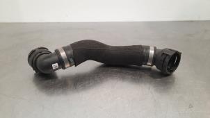 Used Radiator hose BMW 3 serie Touring (G21) M340d xDrive 3.0 Mild Hybrid 24V Price € 36,30 Inclusive VAT offered by Autohandel Didier