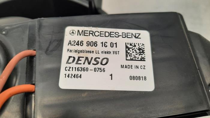 Moteur de ventilation chauffage d'un Mercedes-Benz CLA Shooting Brake (117.9) 2.2 CLA-200 CDI 16V 2018