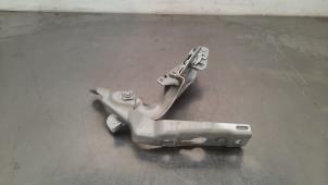 Used Bonnet Hinge Mercedes CLA Shooting Brake (117.9) 2.2 CLA-200 CDI 16V Price on request offered by Autohandel Didier