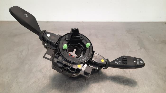 Steering column stalk from a BMW 2 serie Active Tourer (F45) 218d 2.0 TwinPower Turbo 16V 2023