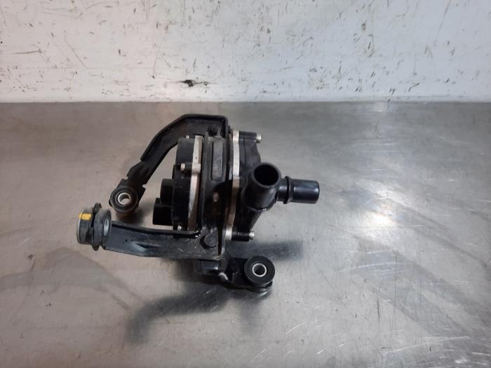 Begagnade Extra vattenpump Kia Niro I (DE) 1.6 GDI Hybrid Pris € 133,10 Inklusive moms erbjuds av Autohandel Didier