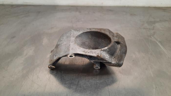 Used Engine mount Opel Zafira Tourer (P12) 1.6 CDTI 16V ecoFLEX 120 Price € 30,25 Inclusive VAT offered by Autohandel Didier