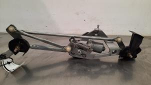 Used Wiper motor + mechanism Lexus CT 200h 1.8 16V Price on request offered by Autohandel Didier