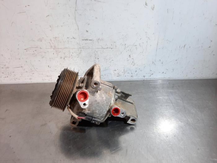 Usagé Pompe clim Dacia Logan MCV III/Sandero Wagon (SD07) 0.9 TCe 90 12V Prix € 163,35 Prix TTC proposé par Autohandel Didier
