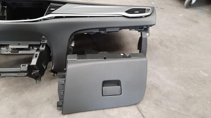 Airbag set + dashboard de un Opel Astra K Sports Tourer 1.5 CDTi 105 12V 2020